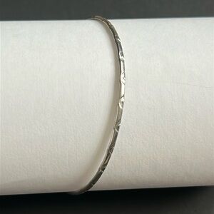 Women’s vintage dainty silver patterned bangle‎ bracelet one size